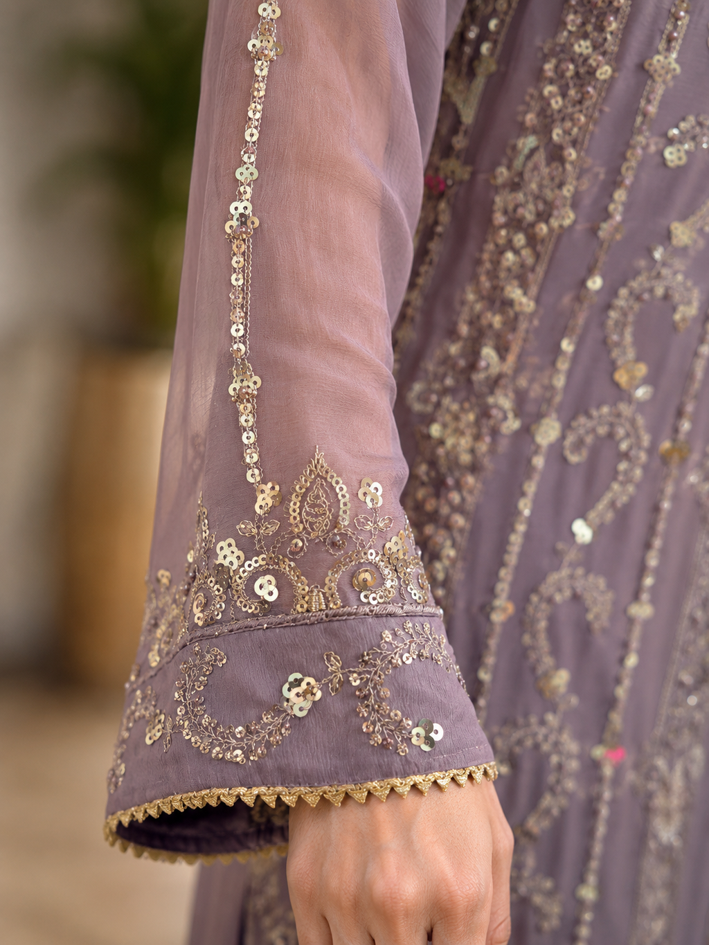 Elegant Mauve Embroidered Chiffon 3-Piece Suit medium size